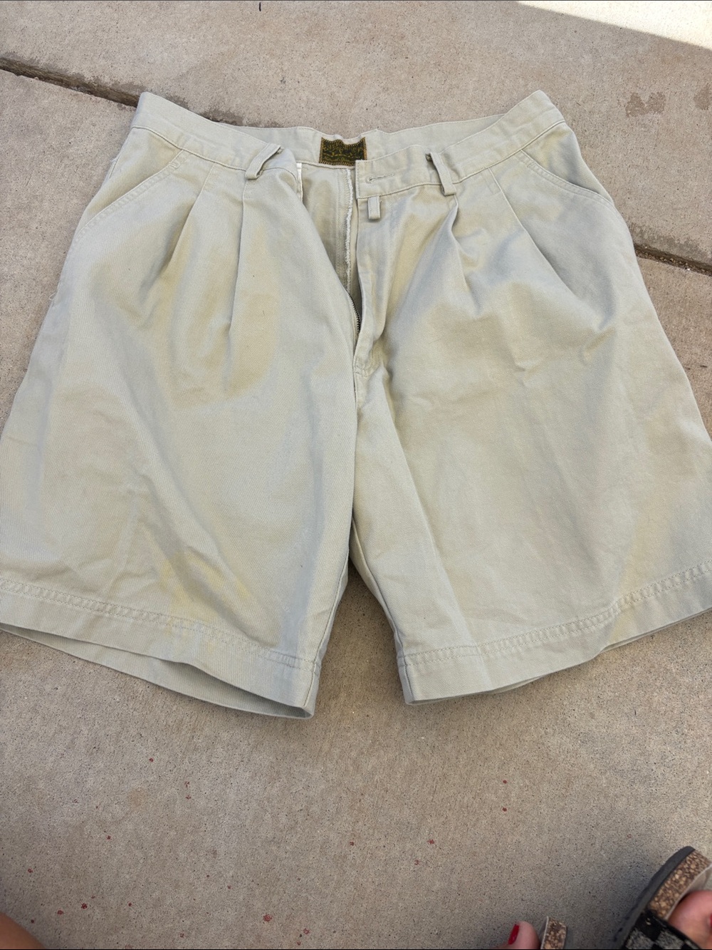 Men's Flat Front Chino Shorts in Light Khaki